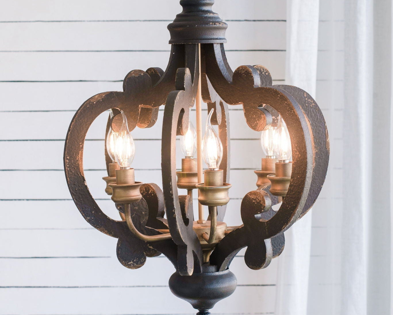 Farmhouse Chandelier, 6 Light Wood Chandelier Pendant Light Fixture With Adjustable Chain For Dining Room Living Room Entryway, Bulb Not Included