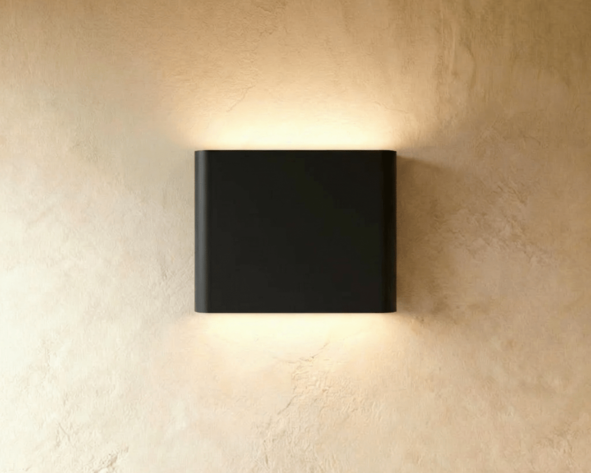 Femi Wall Lamp